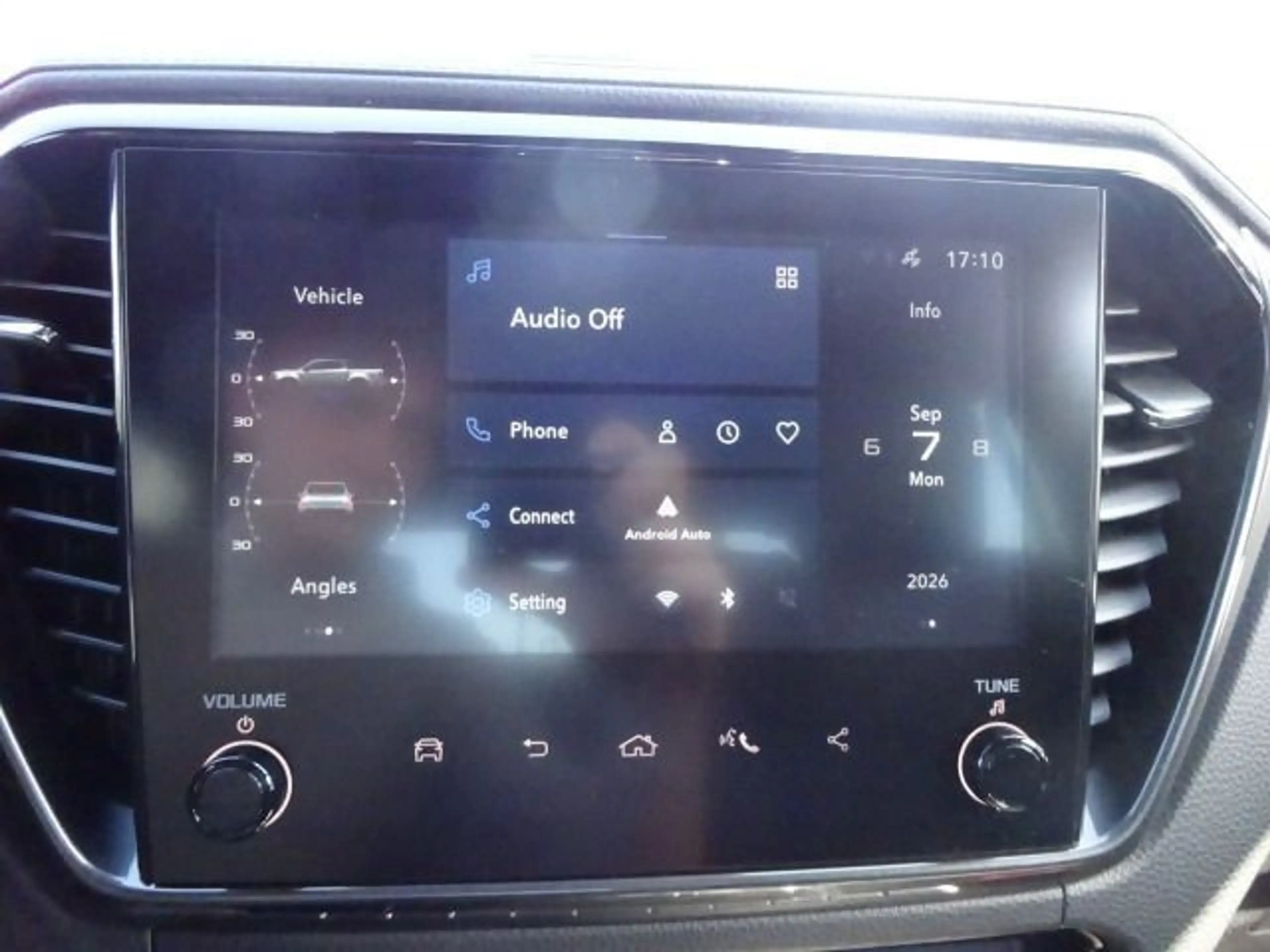 Isuzu D-Max 2,2l AT Double Cab 4WD V-CROSS 360° — photo 13