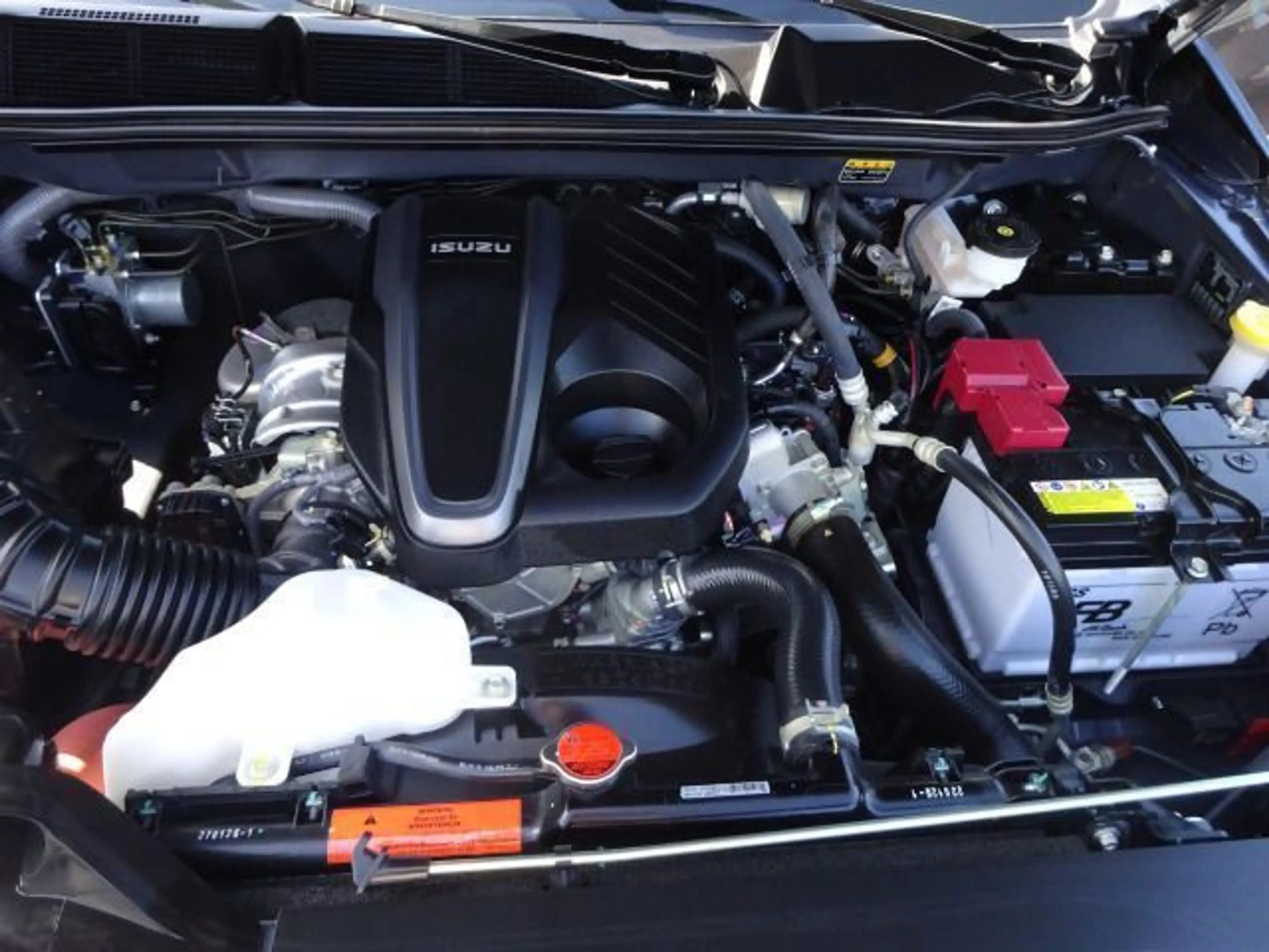 Isuzu D-Max 2,2l AT Double Cab 4WD V-CROSS 360° — photo 10