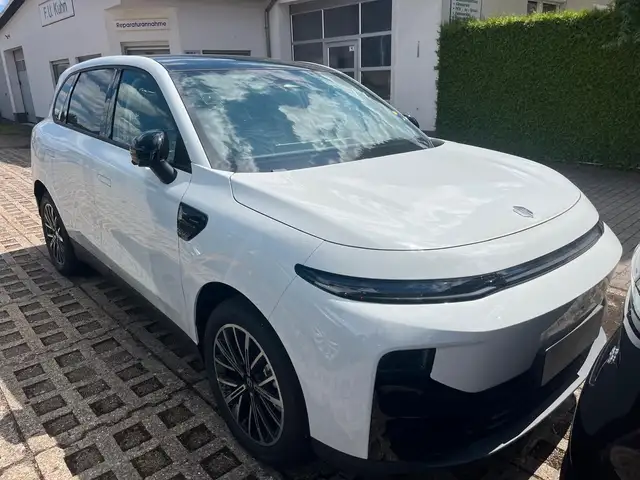 Leapmotor B10
