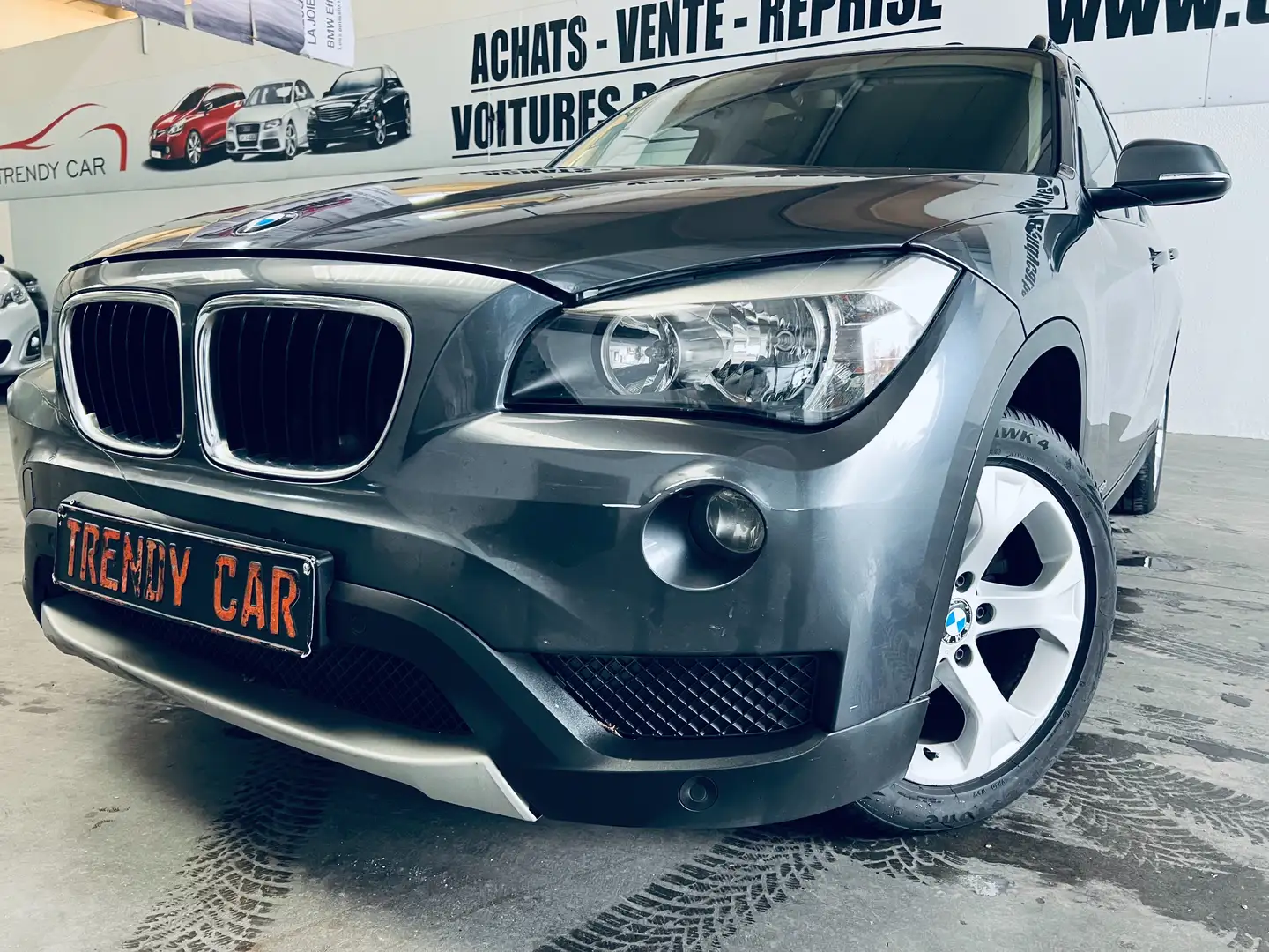BMW X1 sDrive20d+NAVI+CUIR+CRUISE+CARPASS Grau - 1