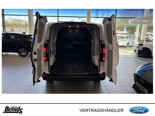 Ford Transit Custom view 9