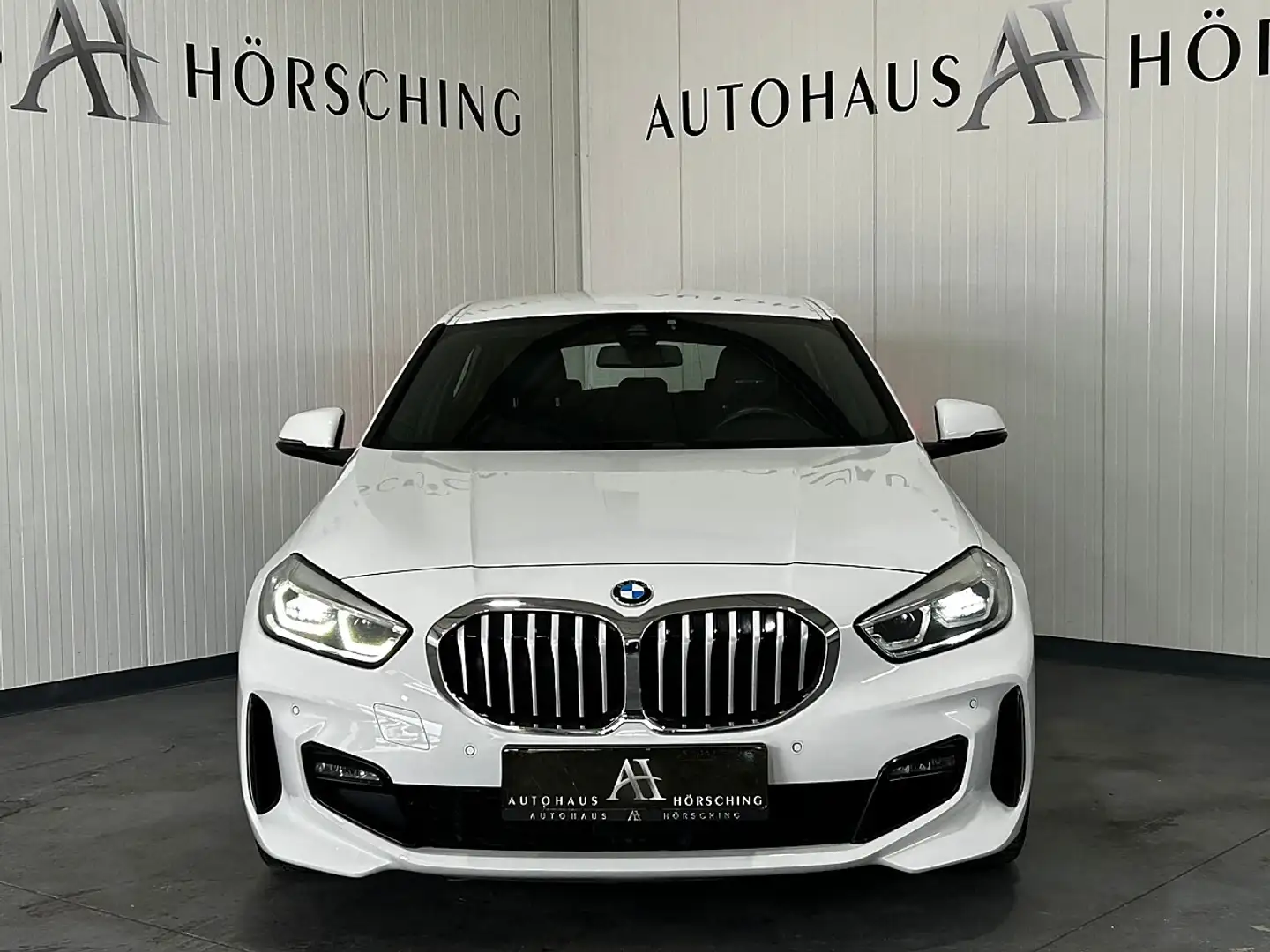 BMW 118 i Aut. Weiß - 2