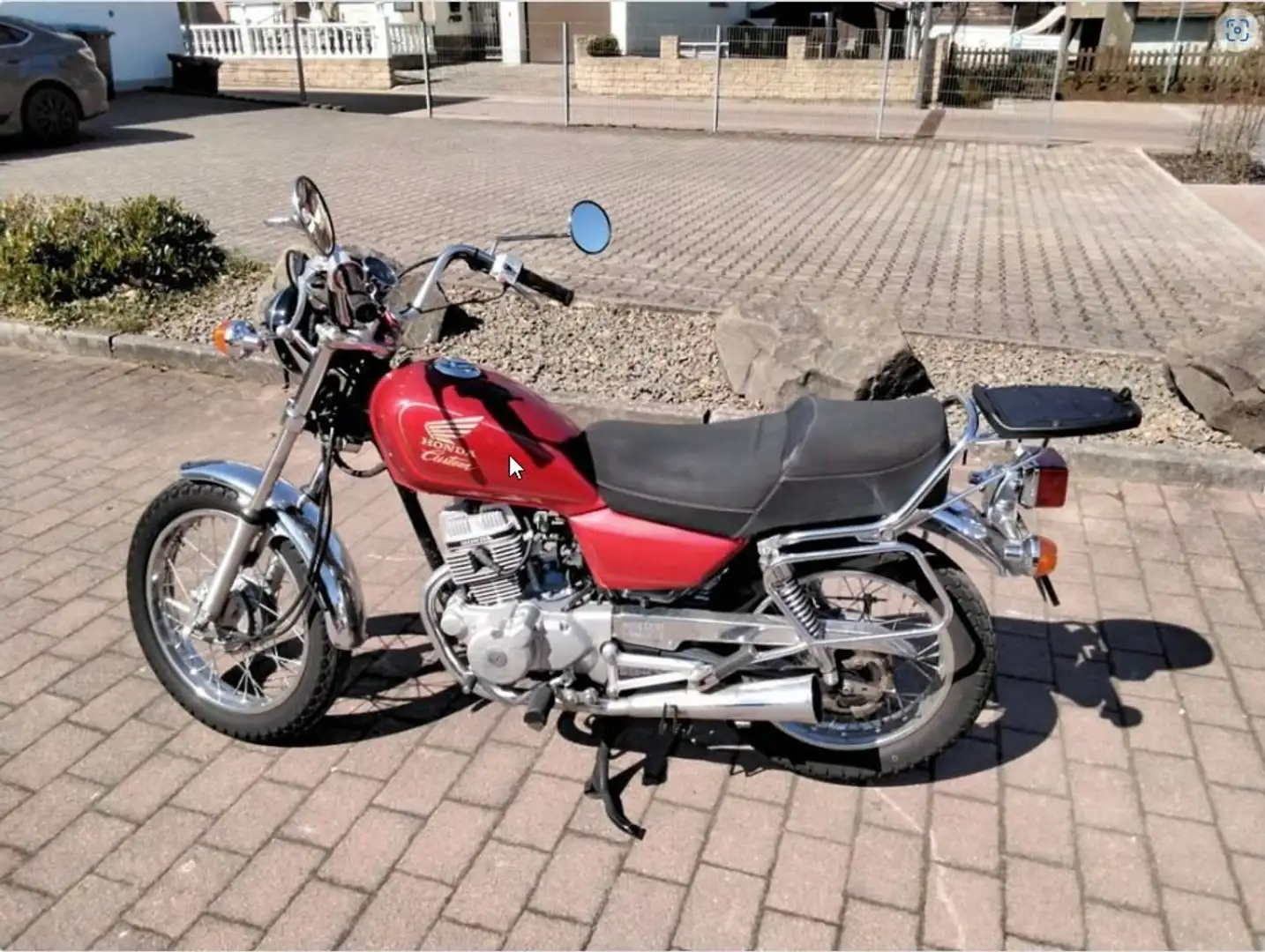 Honda CM 125 Rouge - 1