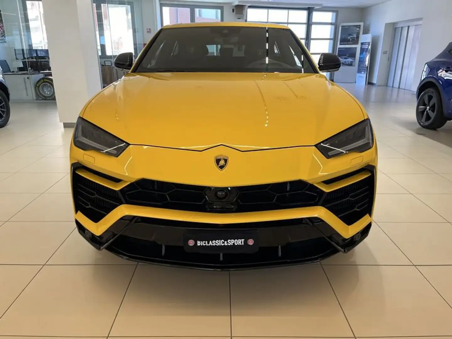 Lamborghini Urus 4.0 V8 auto Yellow - 2