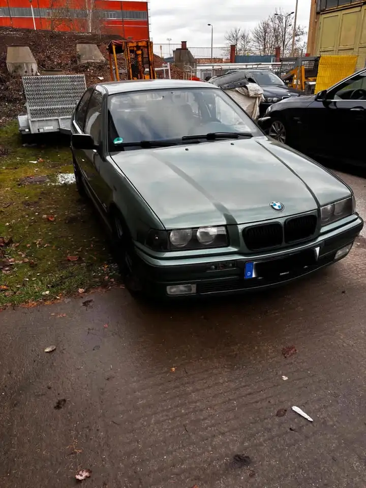 BMW 316i, foto 2