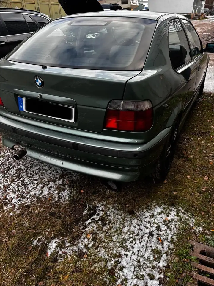 BMW 316i, foto 4