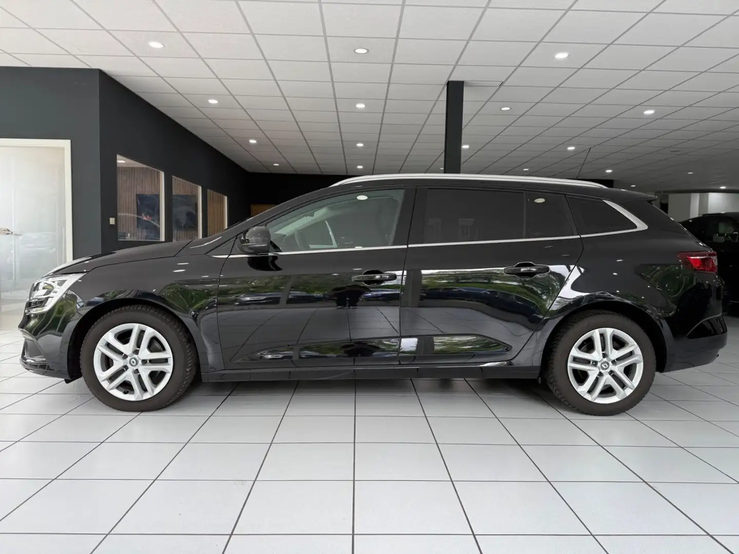 Renault Megane IV Business Edition AUTOM*NAVI*TEMP*R-KAM Zwart - 2
