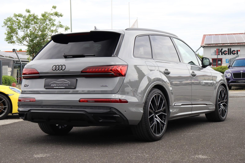 Audi Q7 50 TDI S-line Competition plus +STANDHZG+22"+ — photo 5
