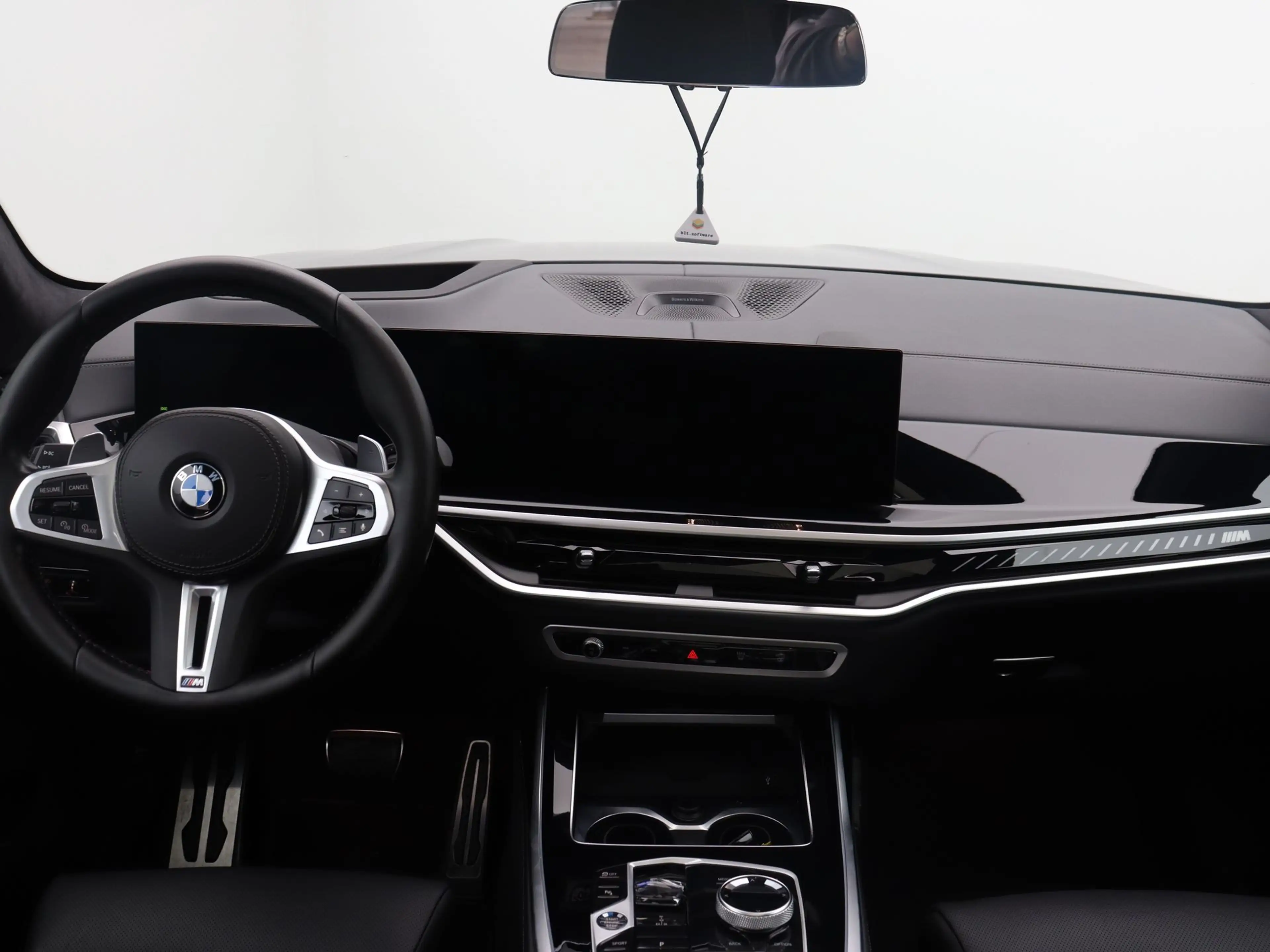 BMW X7 M60i xDrive 7-pers. — photo 13
