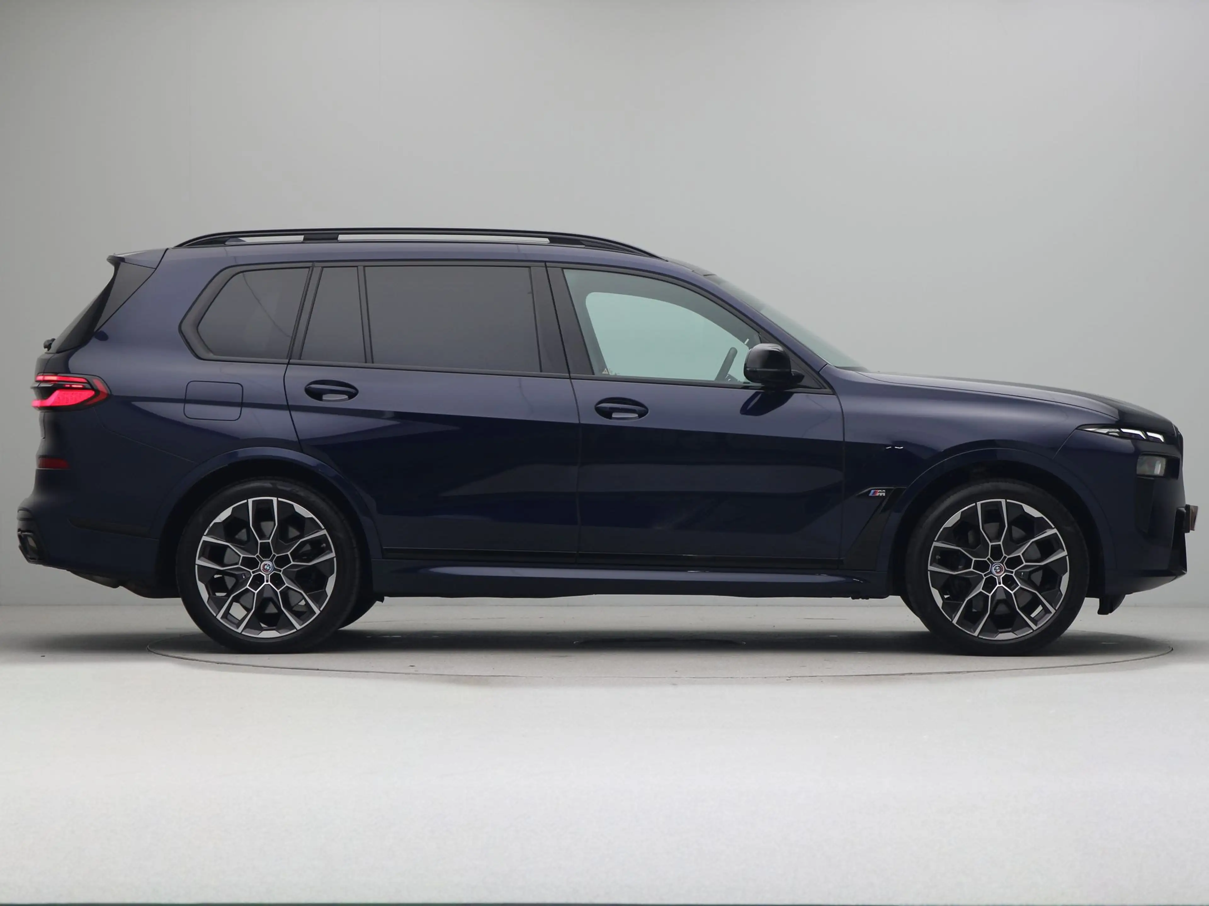 BMW X7 M60i xDrive 7-pers. — photo 8