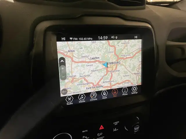 Jeep Renegade view 3