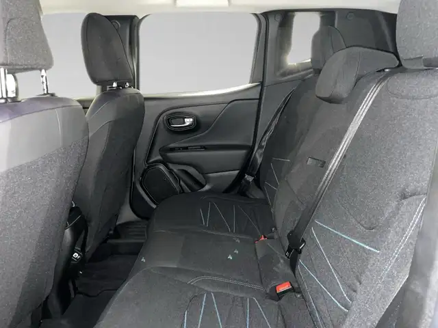 Jeep Renegade view 11
