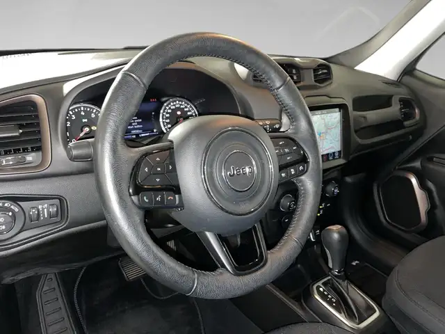 Jeep Renegade view 8