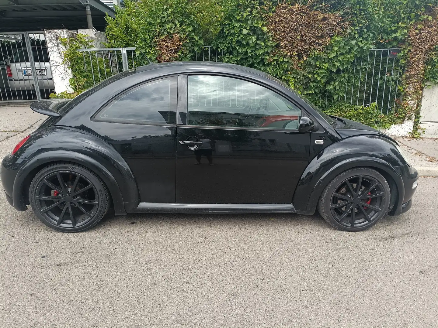 Volkswagen New Beetle - 2