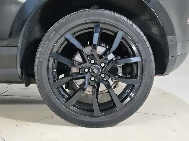 Land Rover Range Rover Evoque view 9