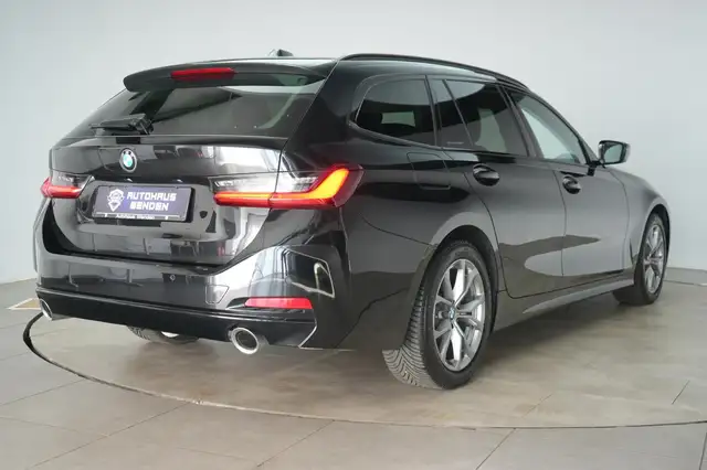 BMW 3 Series view 7