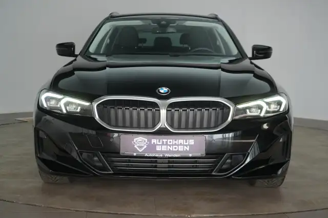 BMW 3 Series view 3