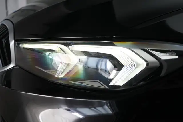 BMW 3 Series view 13