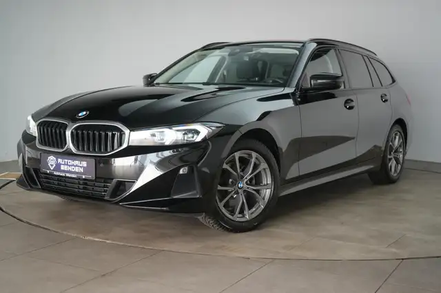 BMW 3 Series view 4
