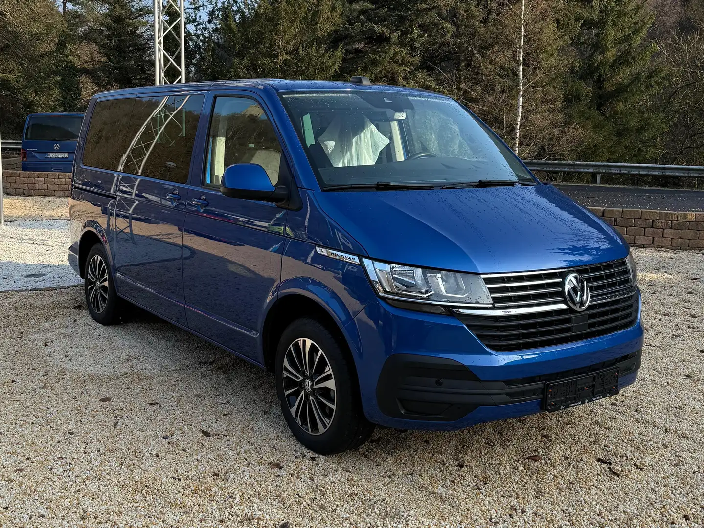 Volkswagen T6.1 Multivan Multivan Comfortline FWD Bleu - 1