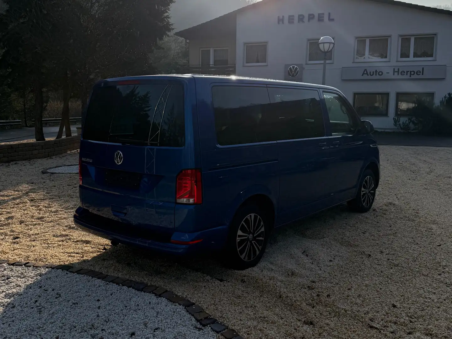 Volkswagen T6.1 Multivan Multivan Comfortline FWD Bleu - 2