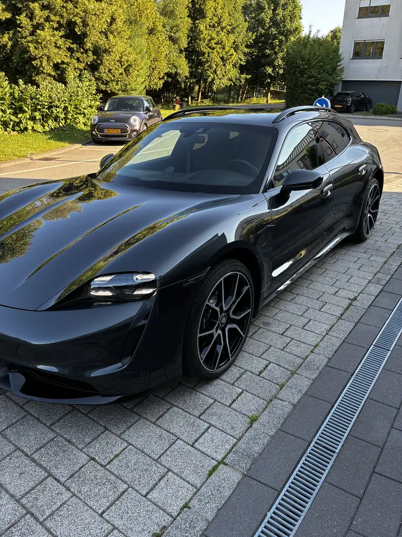 Porsche Taycan Turbo Sport Turismo - 2