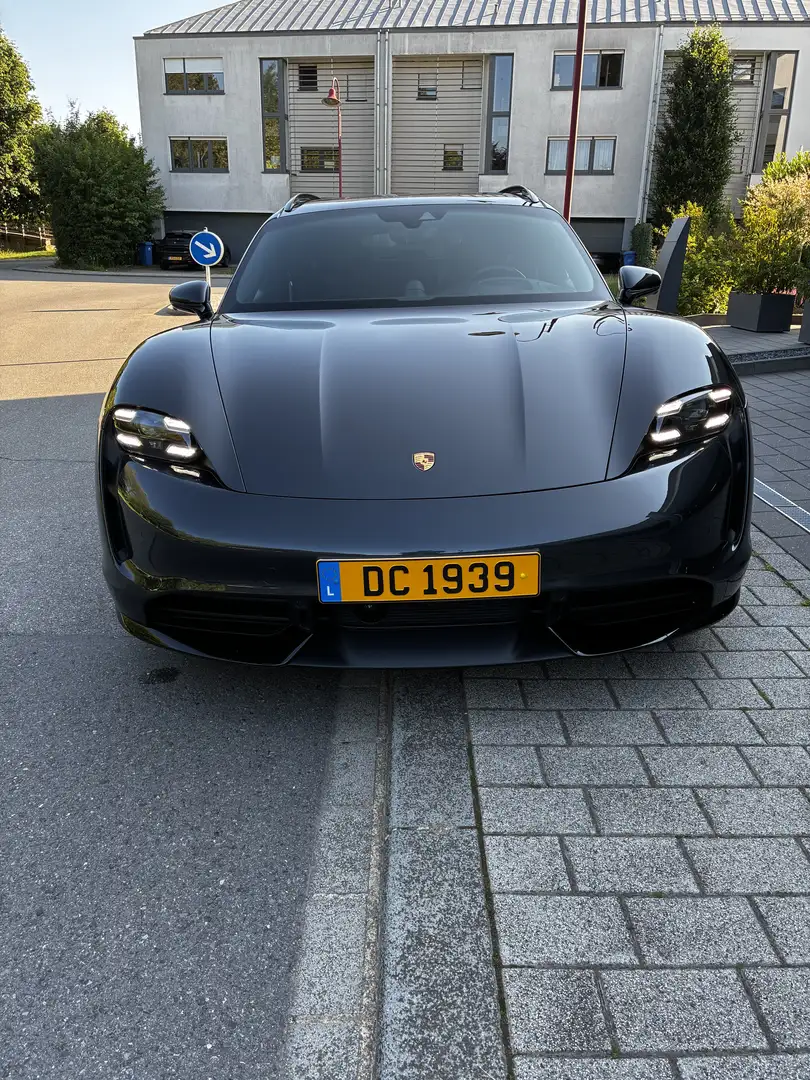 Porsche Taycan Turbo Sport Turismo - 1