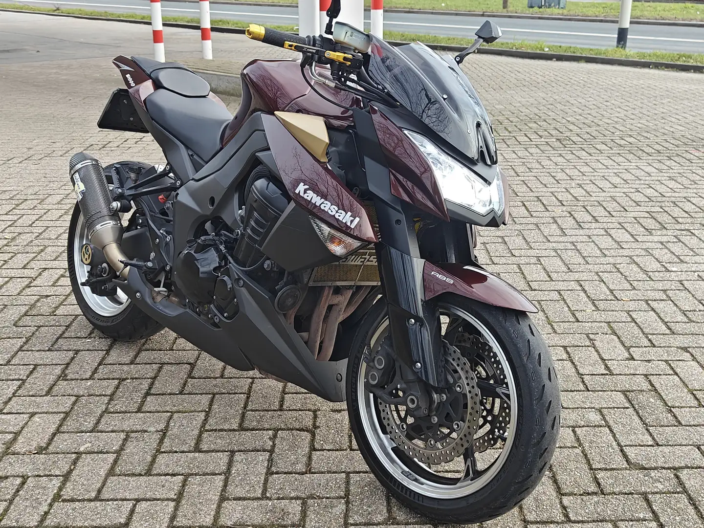 Kawasaki Z 1000 Marrón - 1