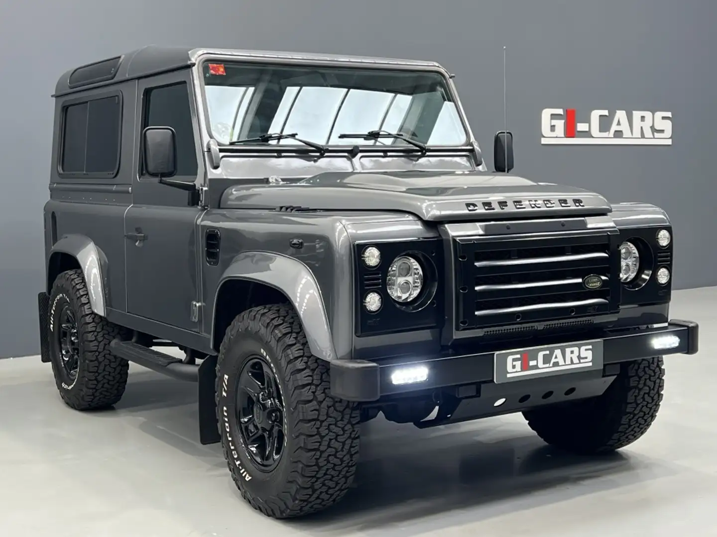 Land Rover Defender 90 SW E Gris - 1