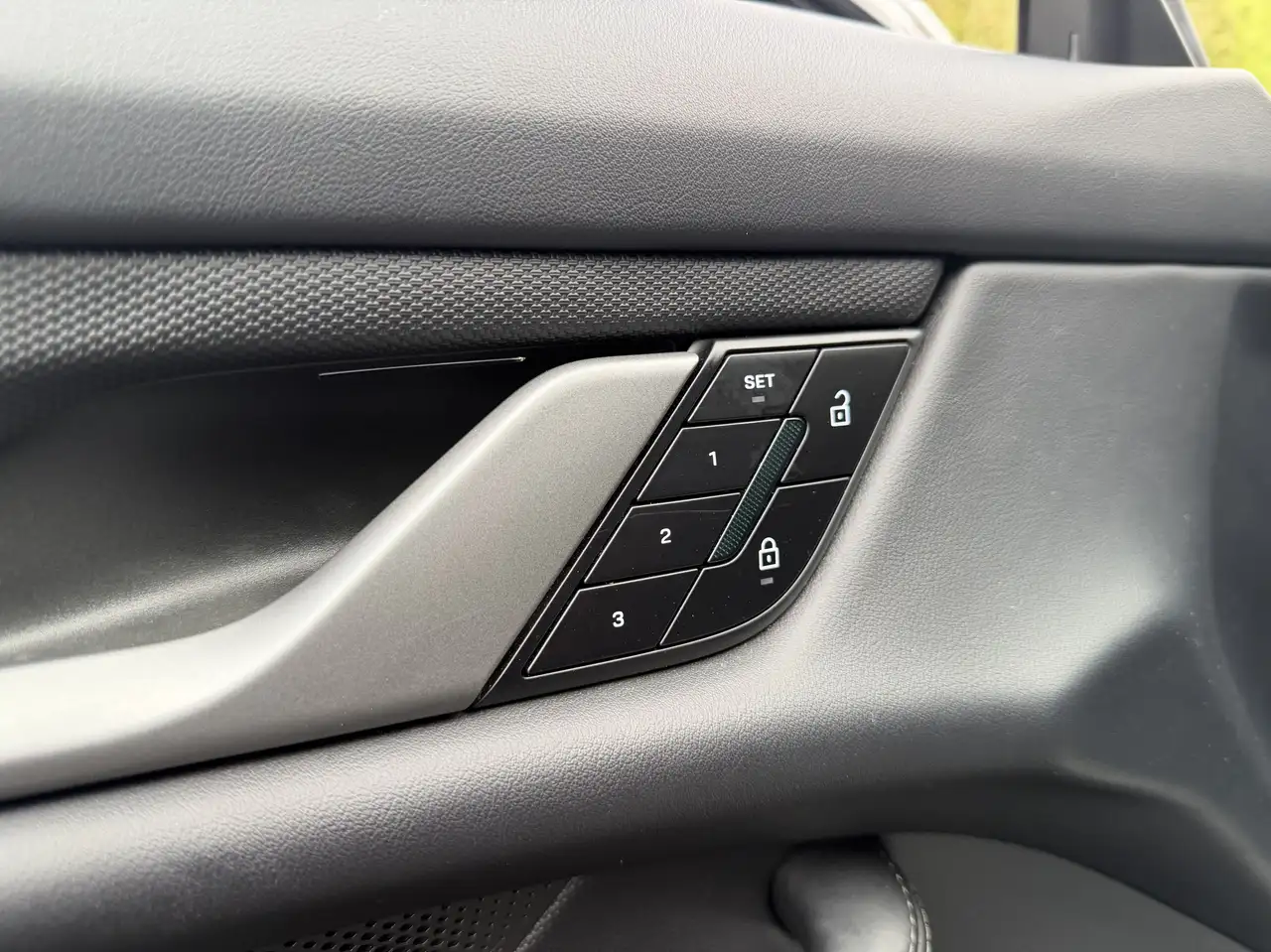 Porsche Taycan Facelift 105 kWh/BOSE/Pano/ACC/Chrono/Surround/Top, миниатюра 25