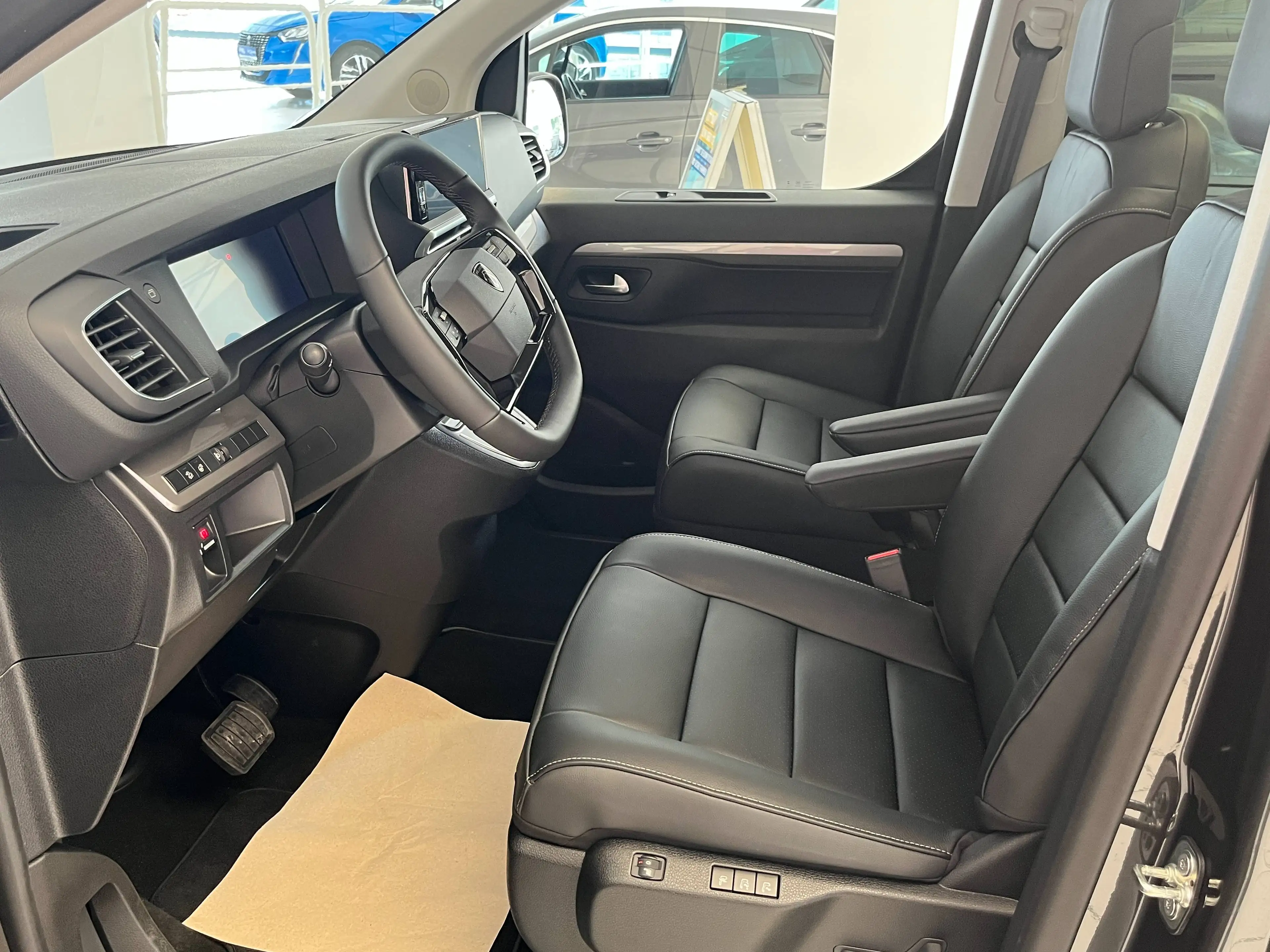 Peugeot Traveller Traveller Diesel 180 L2 2.2 Diesel 180 EAT8 Allure — photo 14