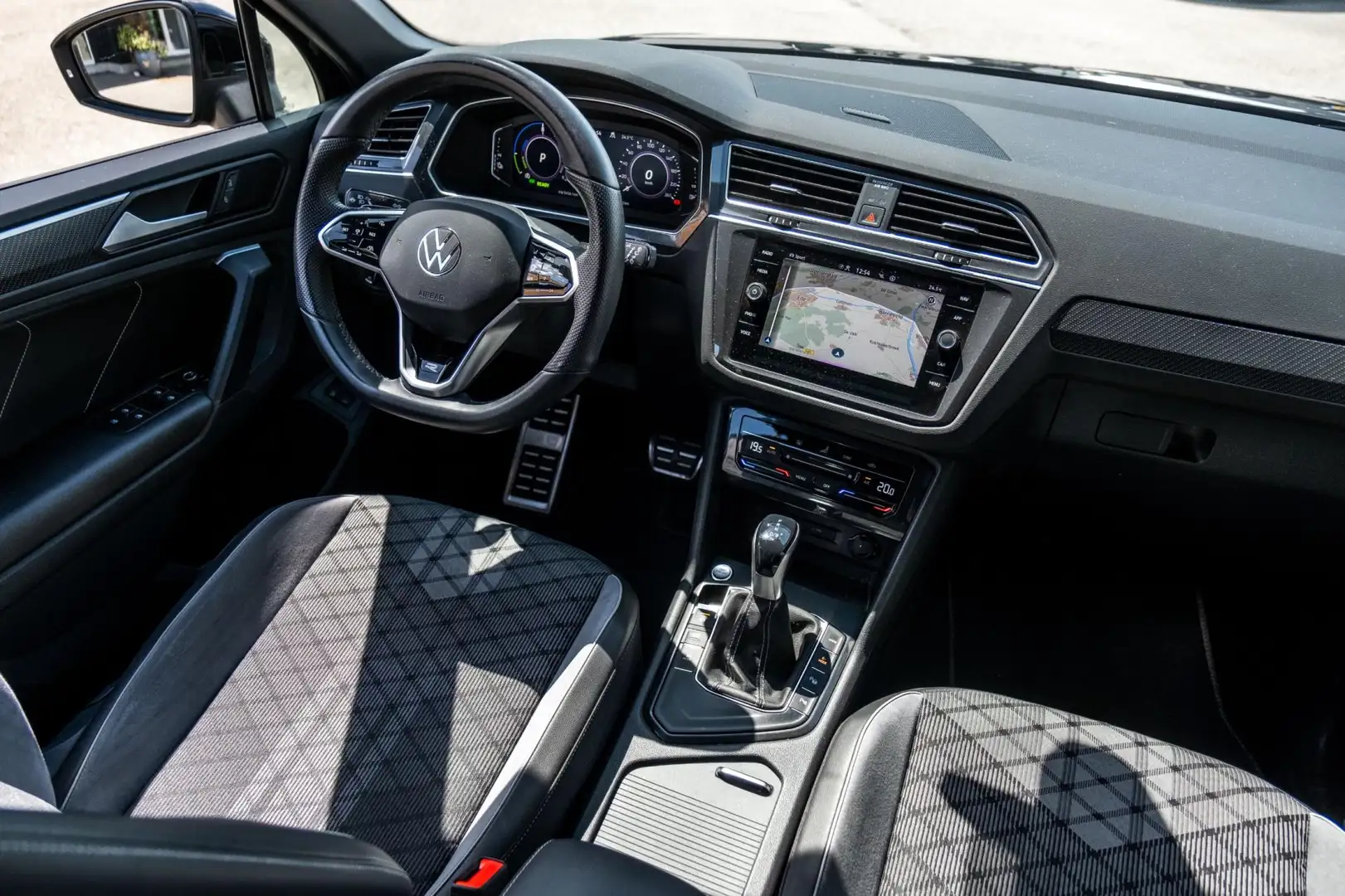Volkswagen Tiguan 1.4 TSI R-Line Edition eHybrid I Adaptive Cruise I Schwarz - 2
