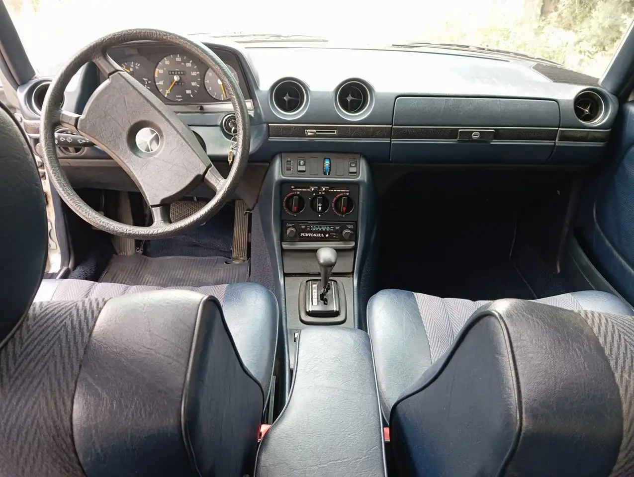 Mercedes-Benz 300D, foto 11
