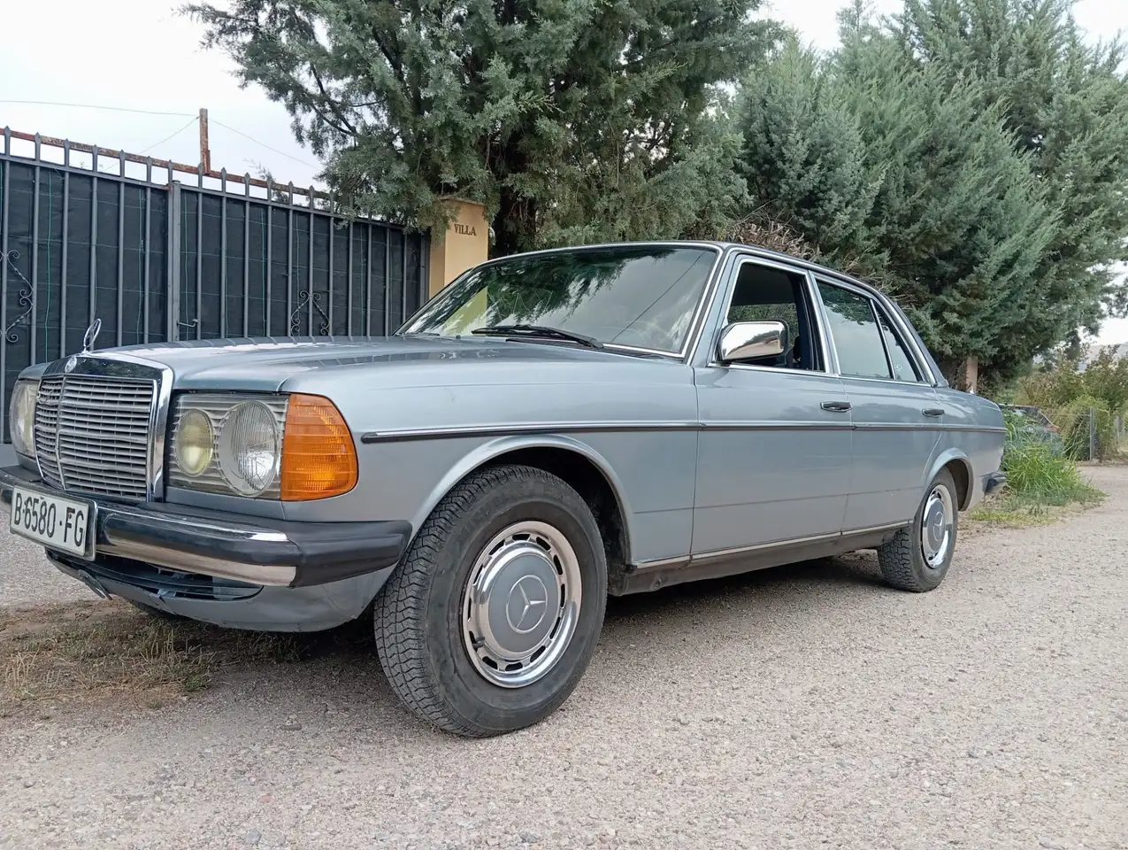 Mercedes-Benz 300D, foto 2