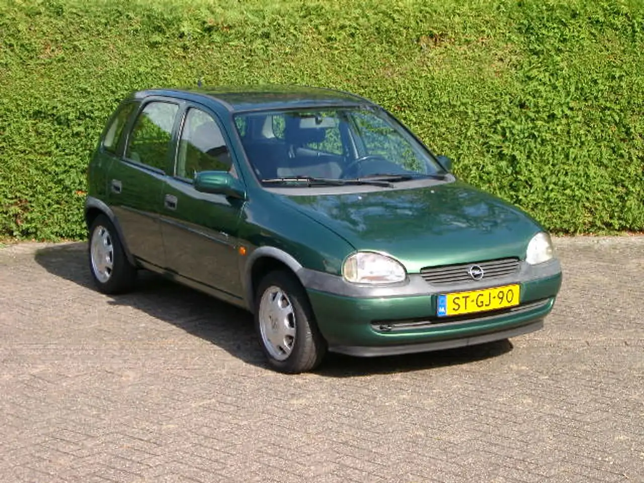 Opel Corsa 1.4i CDX nieuwe distributieriem en gereviseerde ci, foto 2
