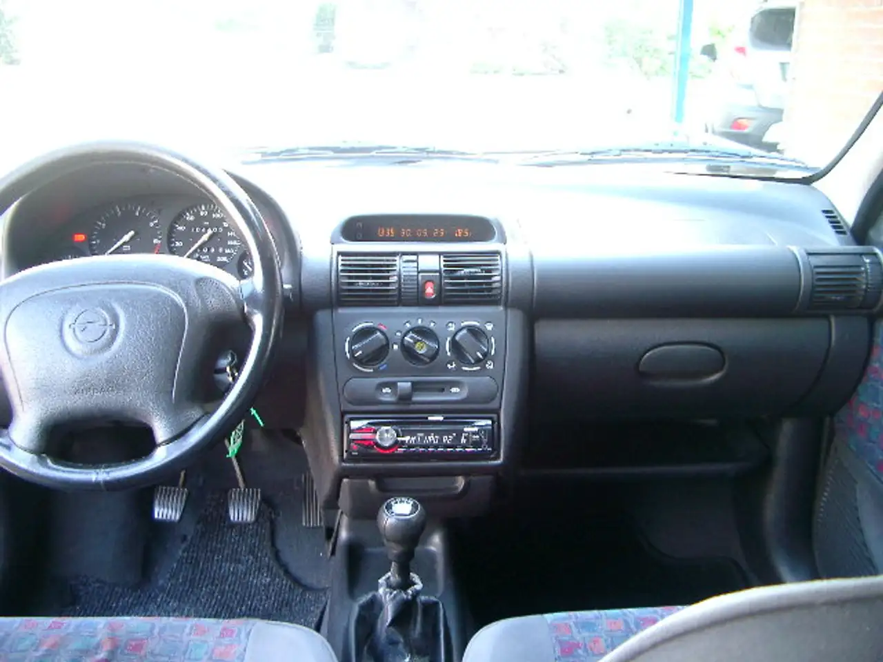 Opel Corsa 1.4i CDX nieuwe distributieriem en gereviseerde ci, foto 7