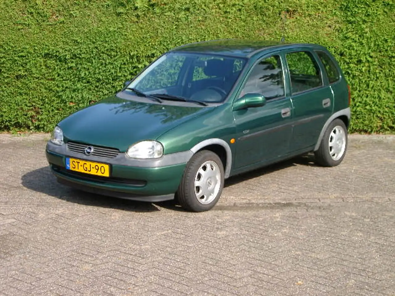 Opel Corsa 1.4i CDX nieuwe distributieriem en gereviseerde ci, foto 1
