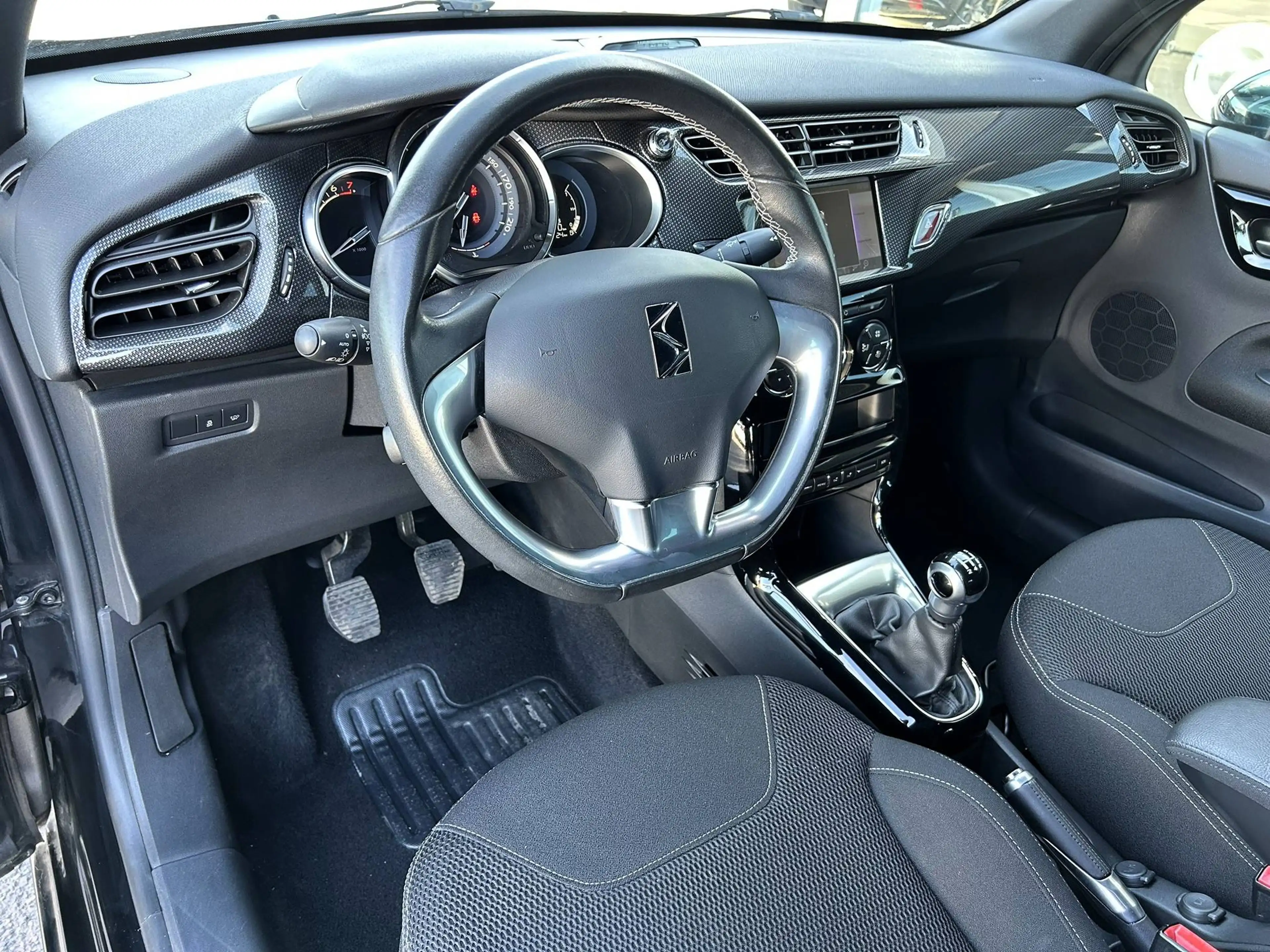 DS Automobiles DS 3 Cabrio 1.2 PureTech So Chic S | Carplay | LED verlichting — photo 13