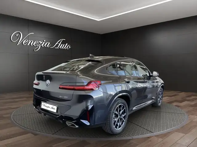 BMW X4 view 2