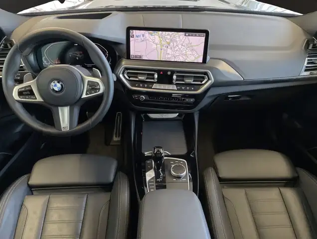 BMW X4 view 3