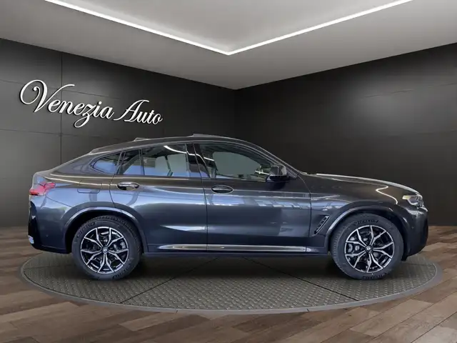 BMW X4 view 6