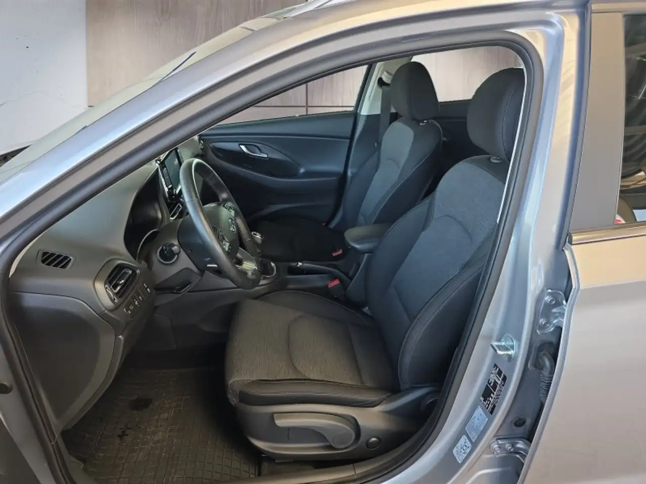 Hyundai i30 Kombi 1,5T-GDI 160PS Voll-LED/Kamera/Winterp. *, миниатюра 9