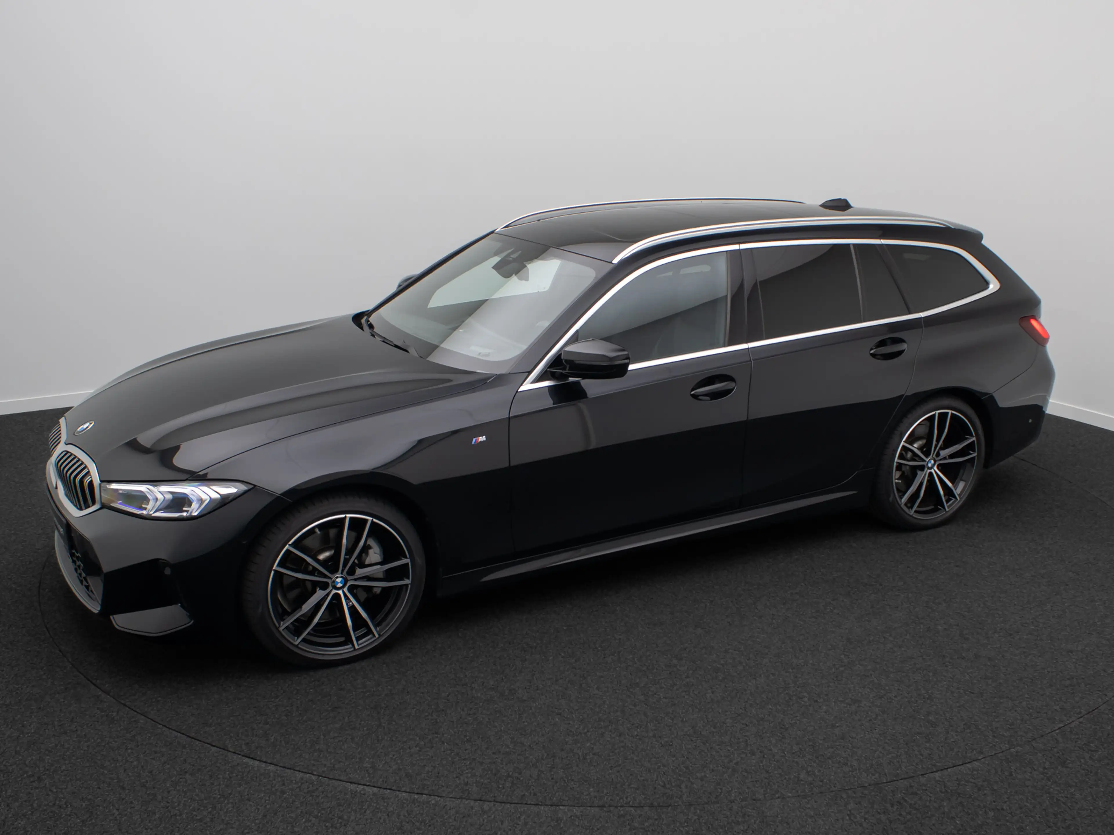 BMW 330 M Sport DAB Kamera HUD Panorama HiFi 19 — photo 12