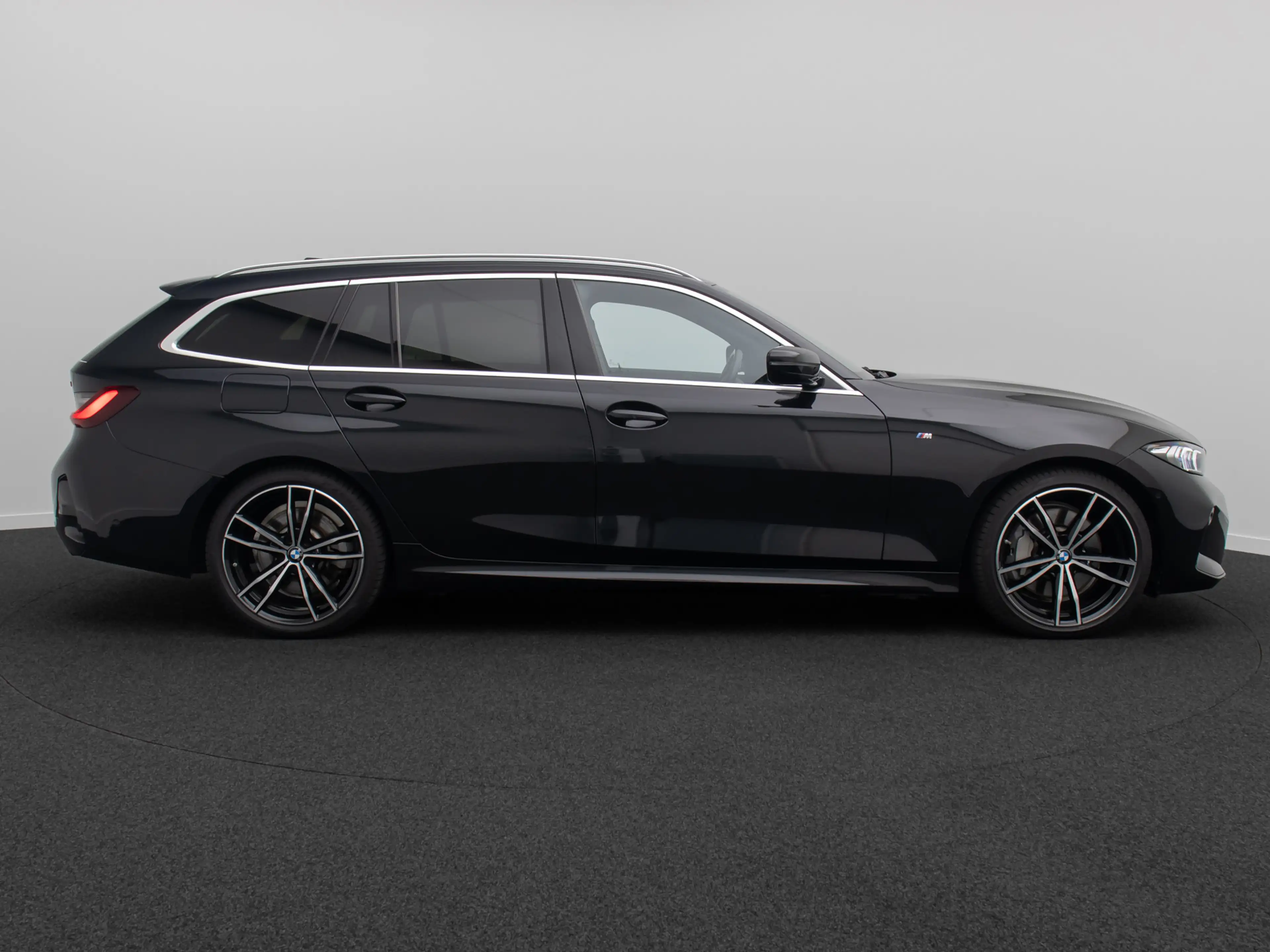 BMW 330 M Sport DAB Kamera HUD Panorama HiFi 19 — photo 5