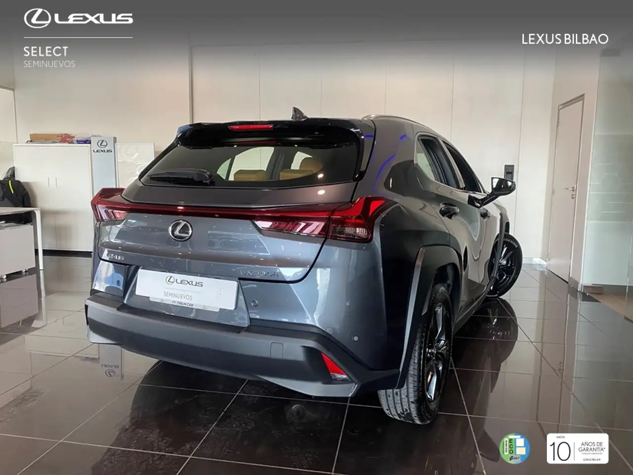 Lexus UX 2026