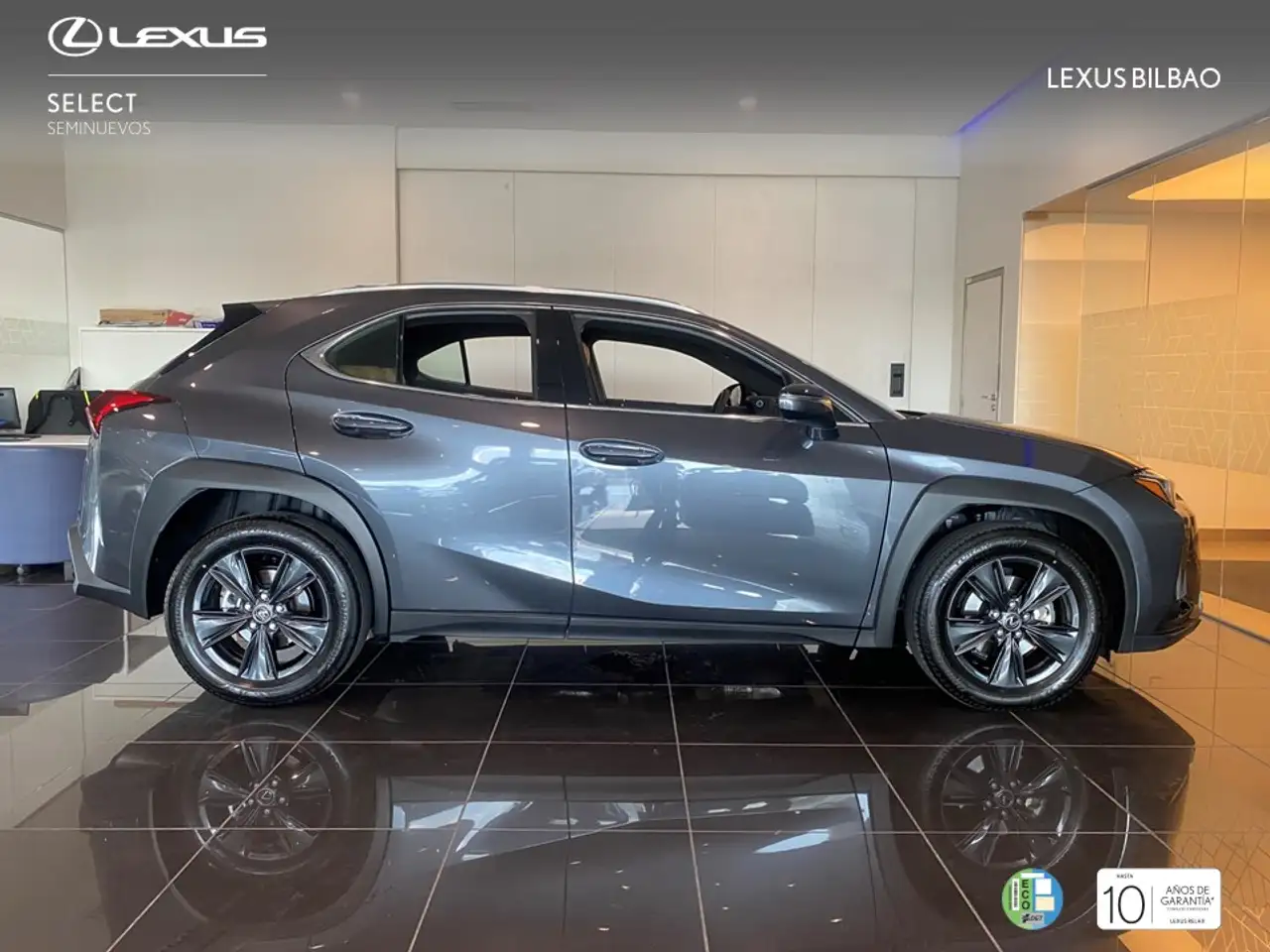Lexus UX 2026