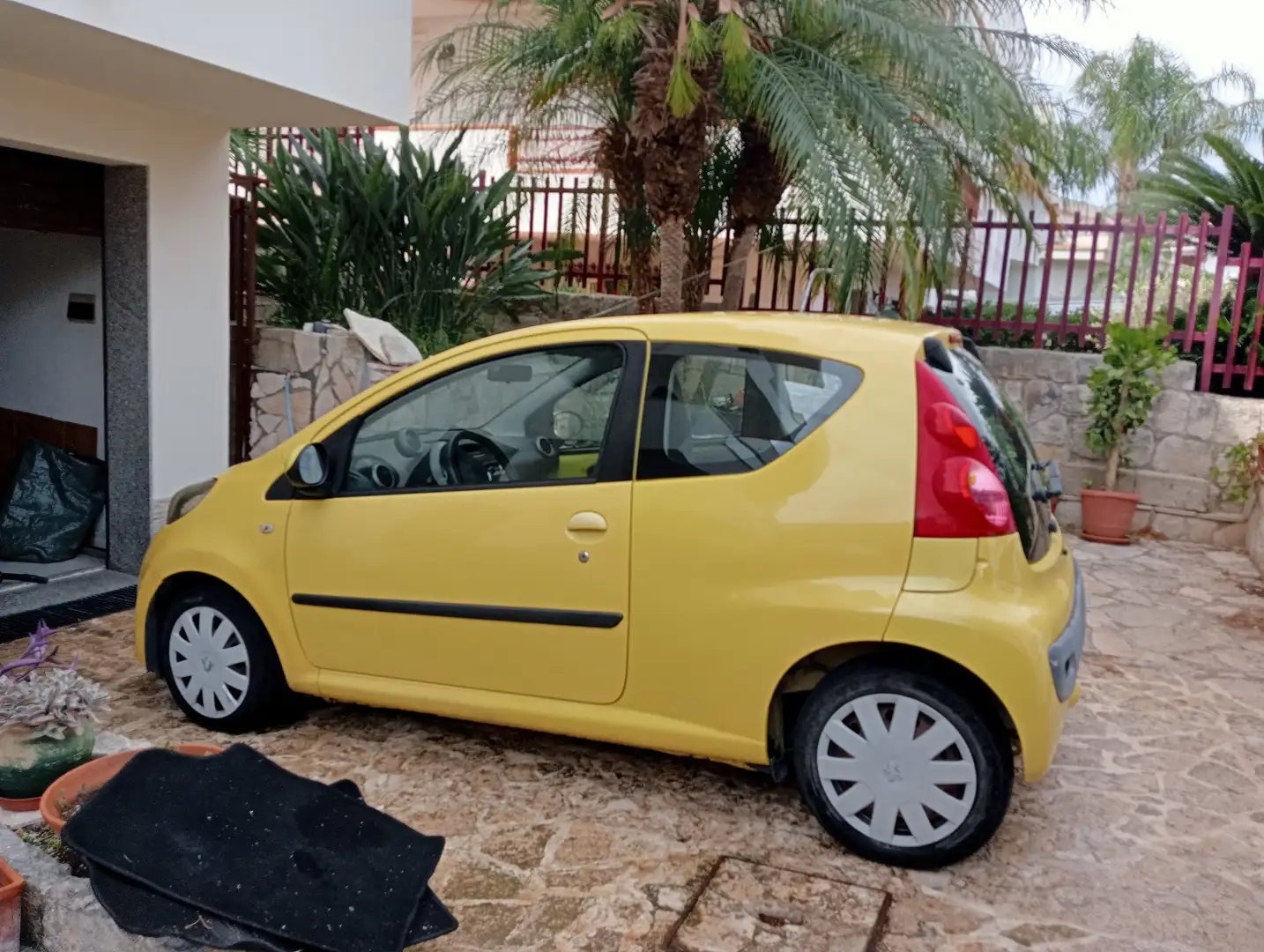 Peugeot 107 107 3p 1.0 12v Plaisir Giallo - 2