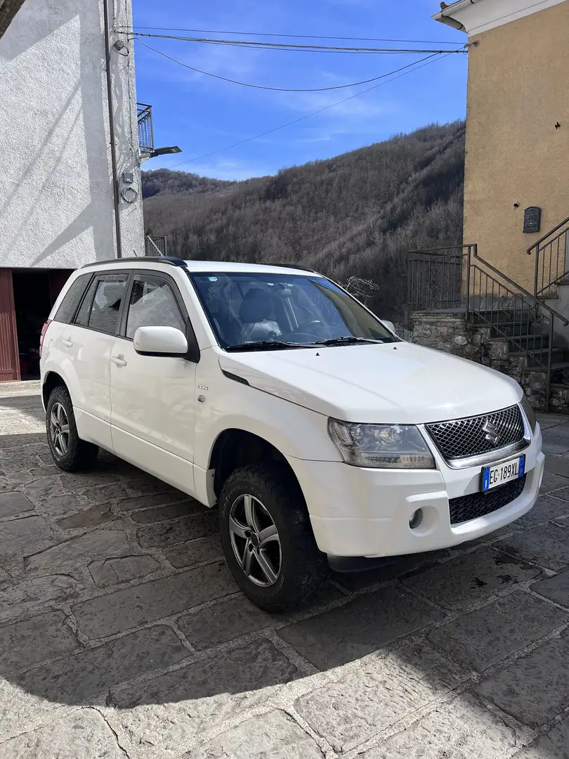 Suzuki Grand Vitara 5p 1.9 ddis Executive Fehér - 1