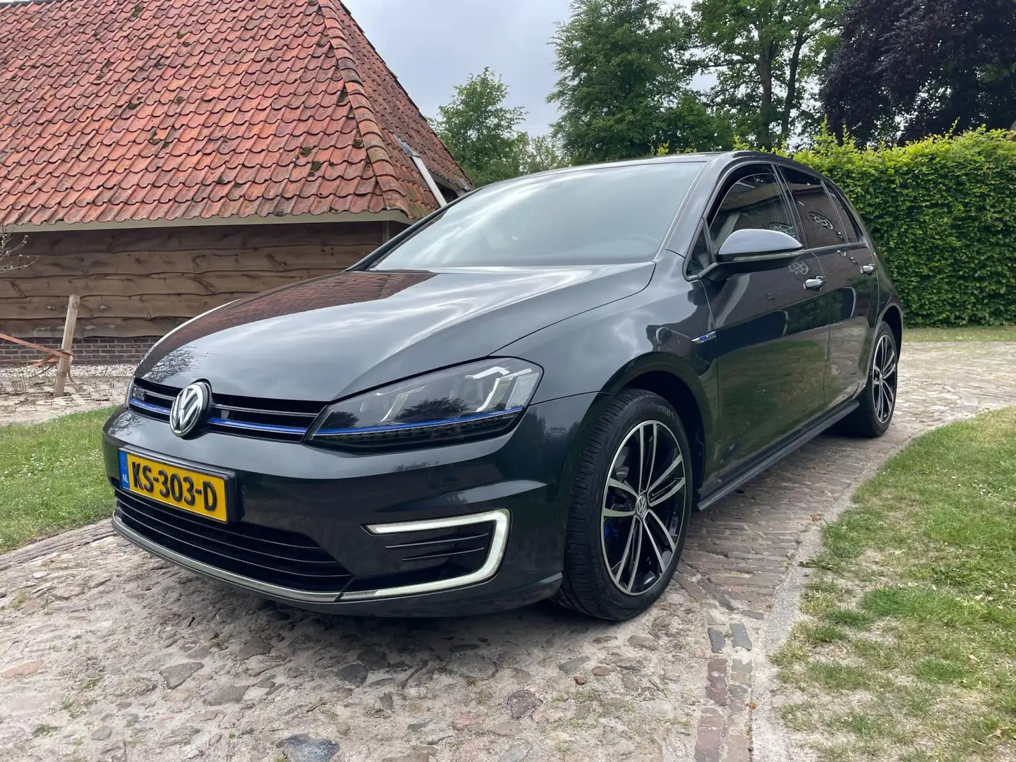 Volkswagen Golf GTE 1.4 TSI Connected Serie-NL auto-Trekhaak-PDC-Navi- Zwart - 2