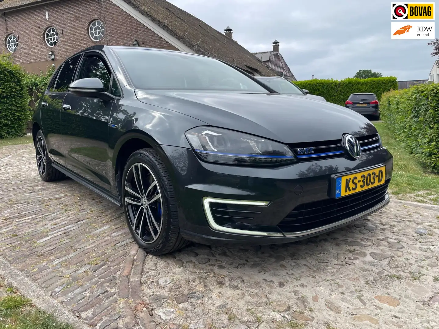 Volkswagen Golf GTE 1.4 TSI Connected Serie-NL auto-Trekhaak-PDC-Navi- Zwart - 1